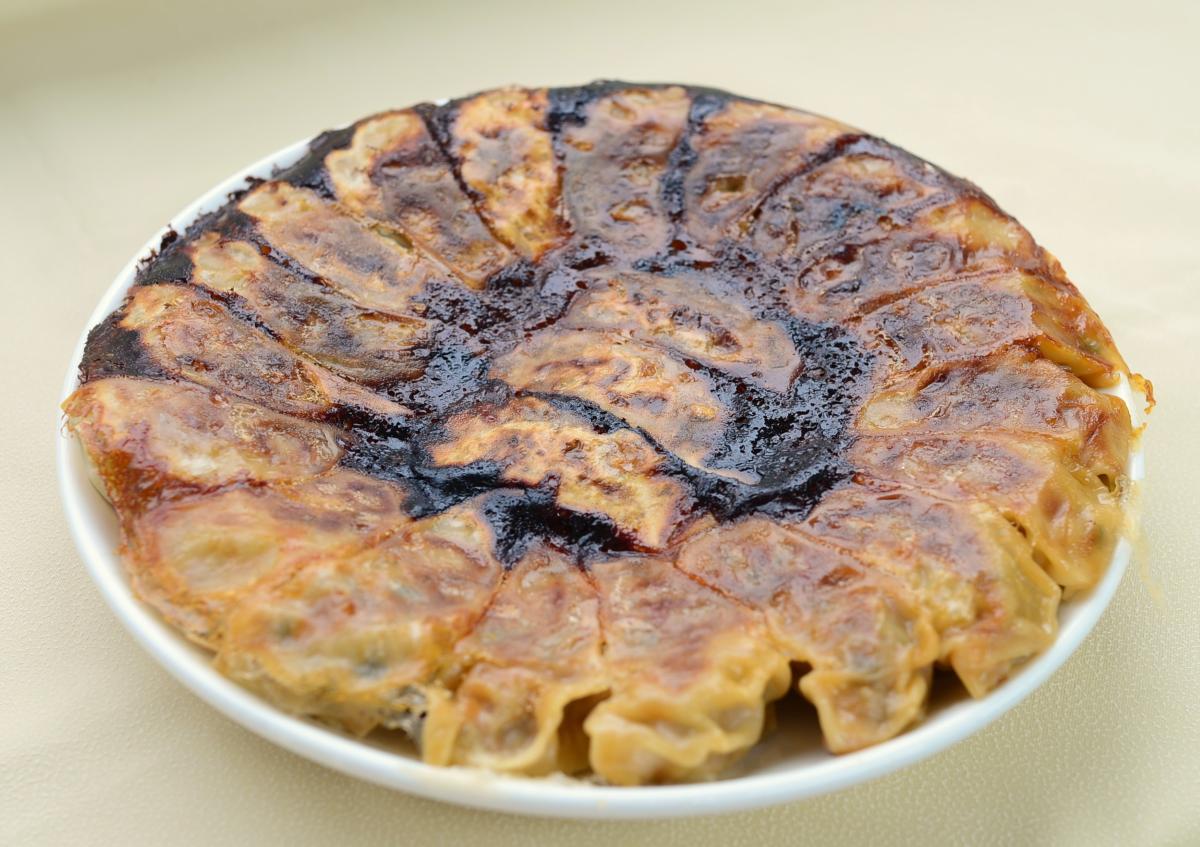 「ホルモン焼きの味噌ダレ」を使って！味噌餃子
